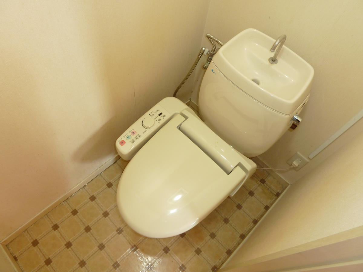 Toilet