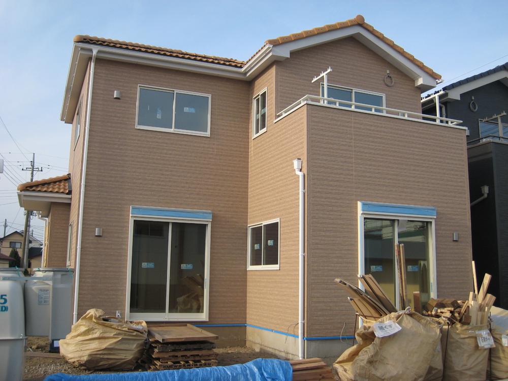 Local appearance photo. Local (12 May 2013) Shooting