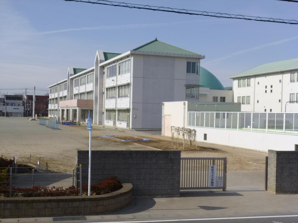Primary school. Isesaki Municipal Miyago 735m until the second elementary school