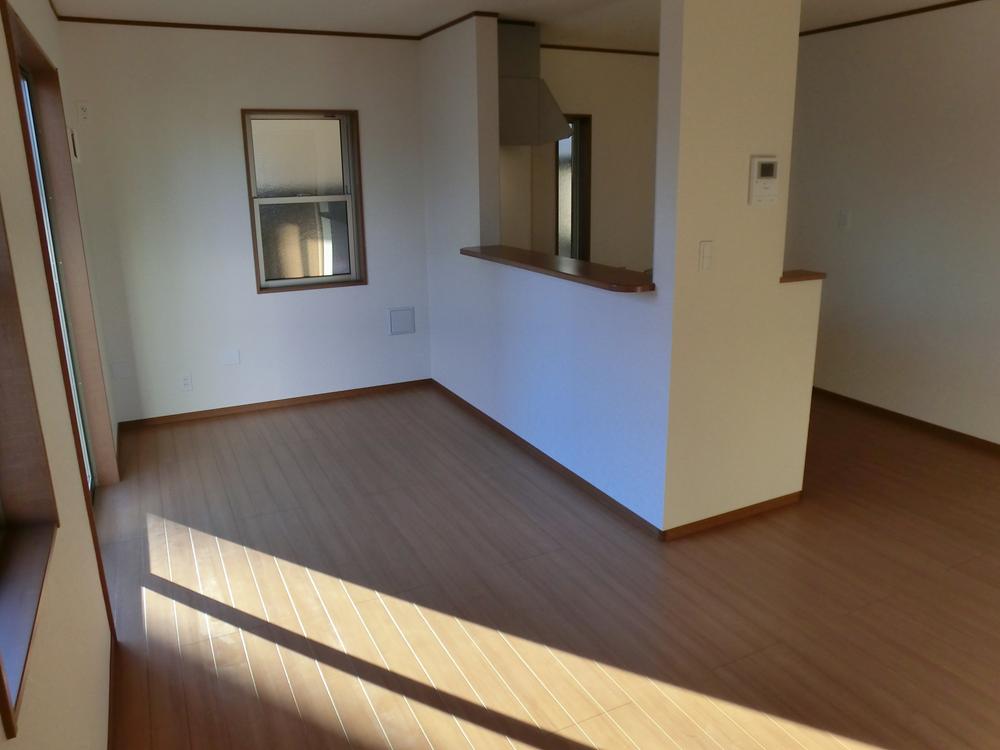 Same specifications photos (living)