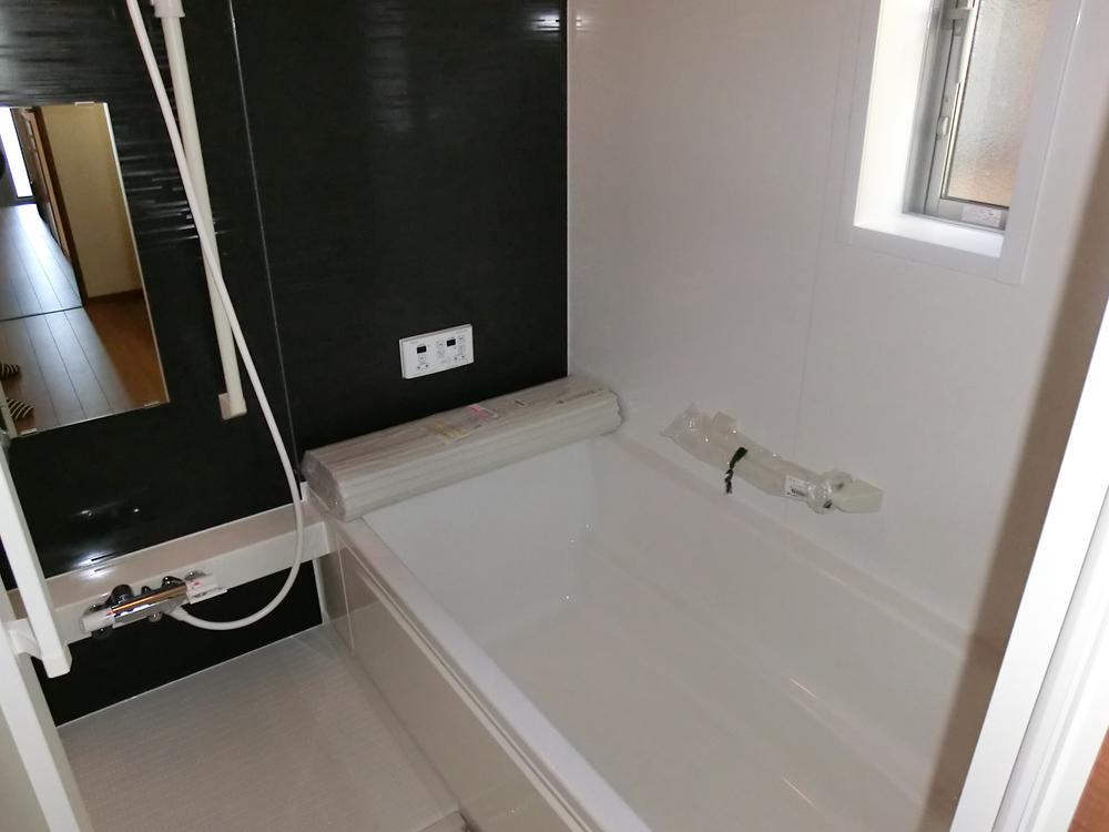 Same specifications photo (bathroom)