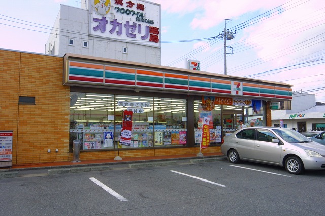 Convenience store. Seven-Eleven Isesaki City Hospital before store up (convenience store) 472m