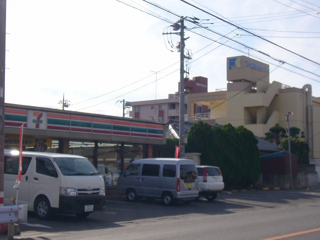 Convenience store. Seven-Eleven Shimoueki store up (convenience store) 75m