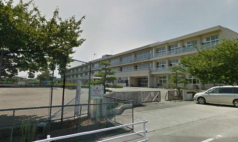 Primary school. Isesaki Municipal Azuma to South Elementary School 1008m