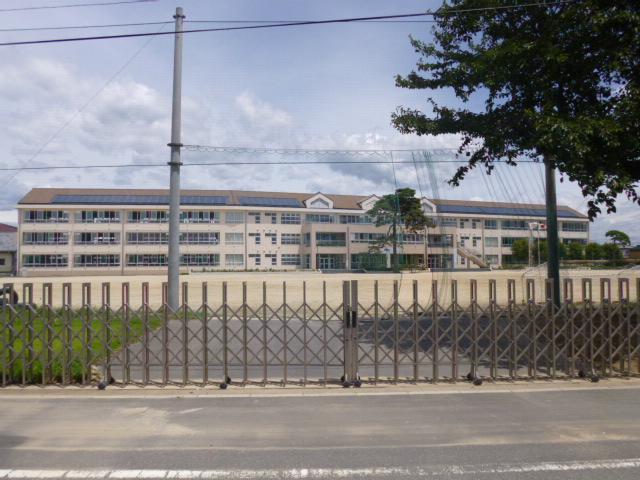 Junior high school. Isesaki Municipal Azuma until junior high school 2059m
