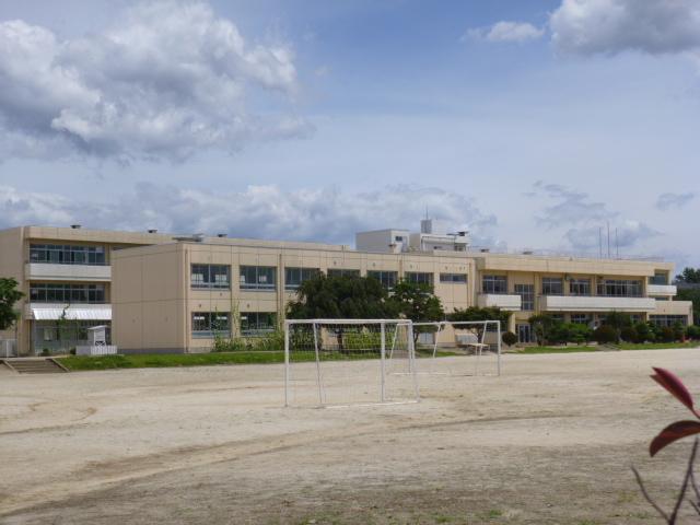 Primary school. Isesaki Municipal Azuma to South Elementary School 1849m