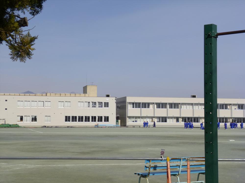 Junior high school. Isesaki Municipal Miyago until junior high school 1430m