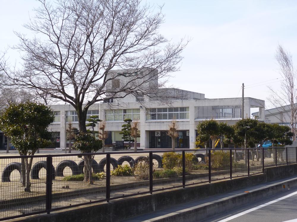 Primary school. Isesaki Municipal Miyago to elementary school 2798m