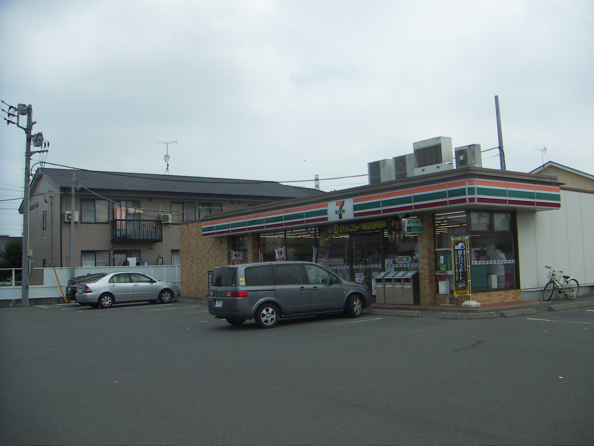 Convenience store. Seven-Eleven Isesaki Renshu Motomachi store up (convenience store) 500m