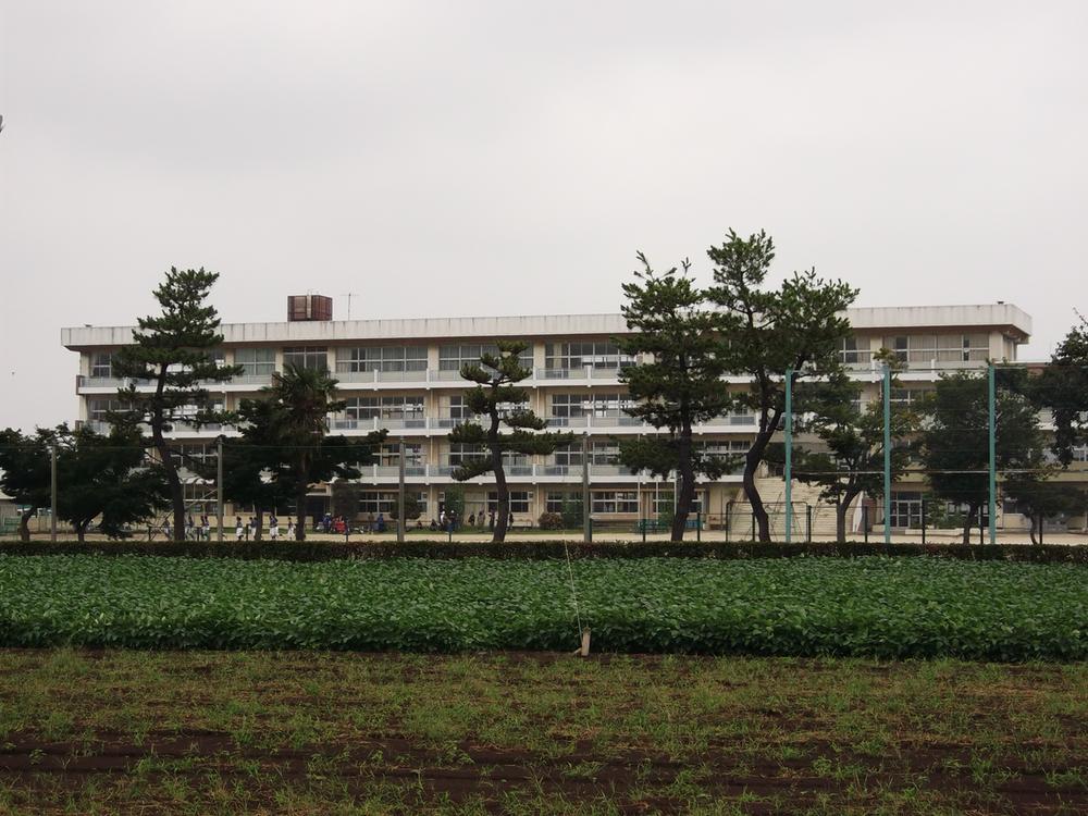 Junior high school. Isesaki Municipal Sakaikita until junior high school 2501m