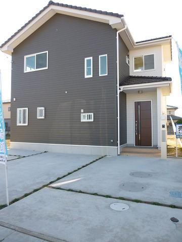 Local appearance photo. Local (11 May 2013) Shooting