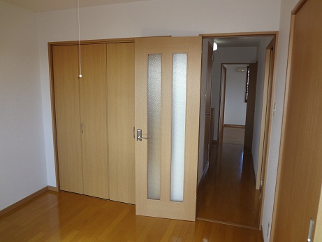 Living and room. Doorway of the continuation of the Western-style is sliding door and the door