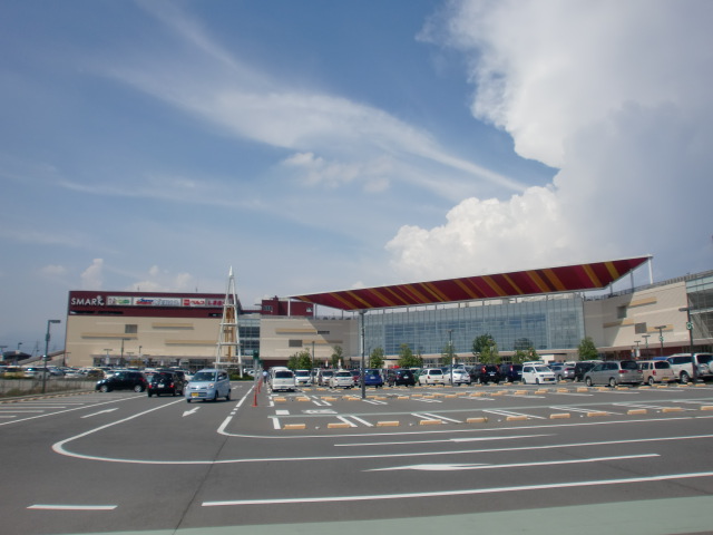 Shopping centre. Smirke Isesaki until the (shopping center) 1556m