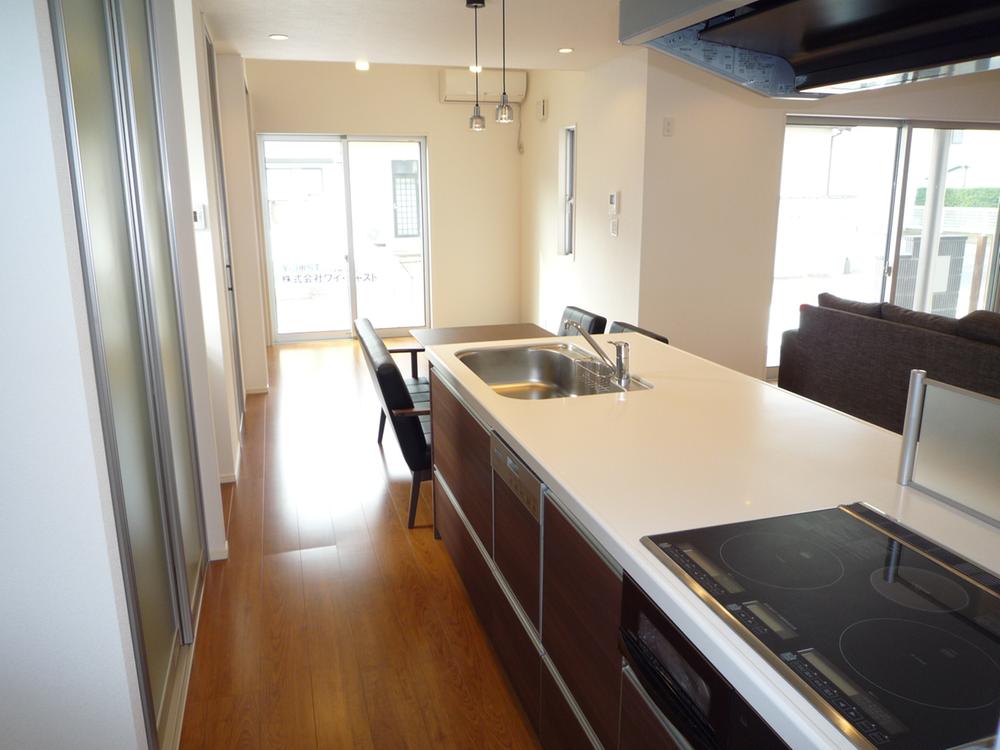 Kitchen. Indoor (10 May 2013) Shooting