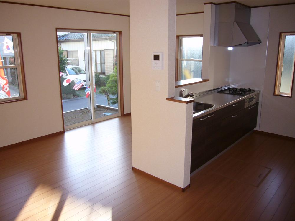 Same specifications photos (living)