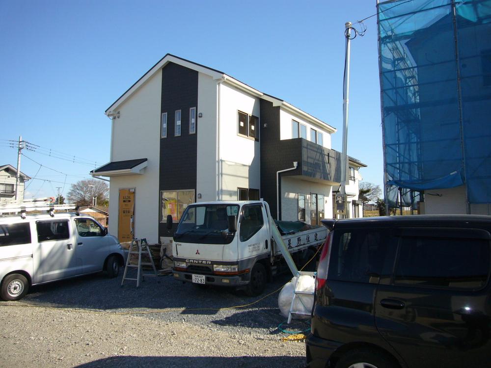 Local appearance photo. Local (12 May 2013) Shooting