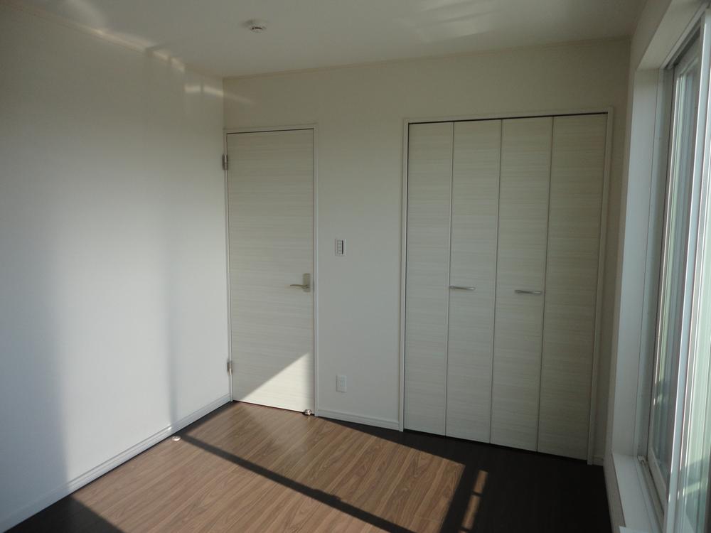 Non-living room. Indoor (11 May 2013) Shooting