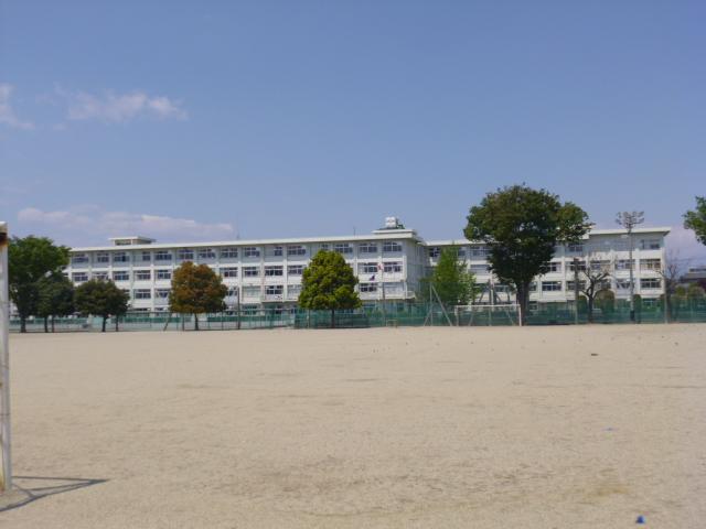 Junior high school. Isesaki 1436m to stand first junior high school