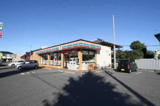 Convenience store. Seven-Eleven Isesaki Miyako west store up (convenience store) 388m