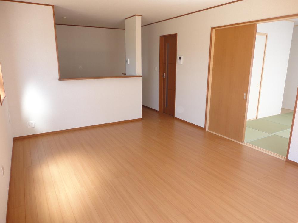 Same specifications photos (living). ( Building) same specification