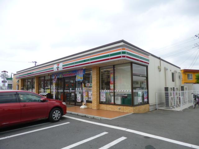 Convenience store. 1478m until the Seven-Eleven Isesaki Hattojima the town shop