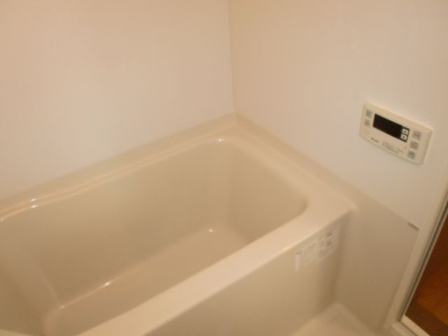 Bath. Loose put bathroom with also Reheating function.