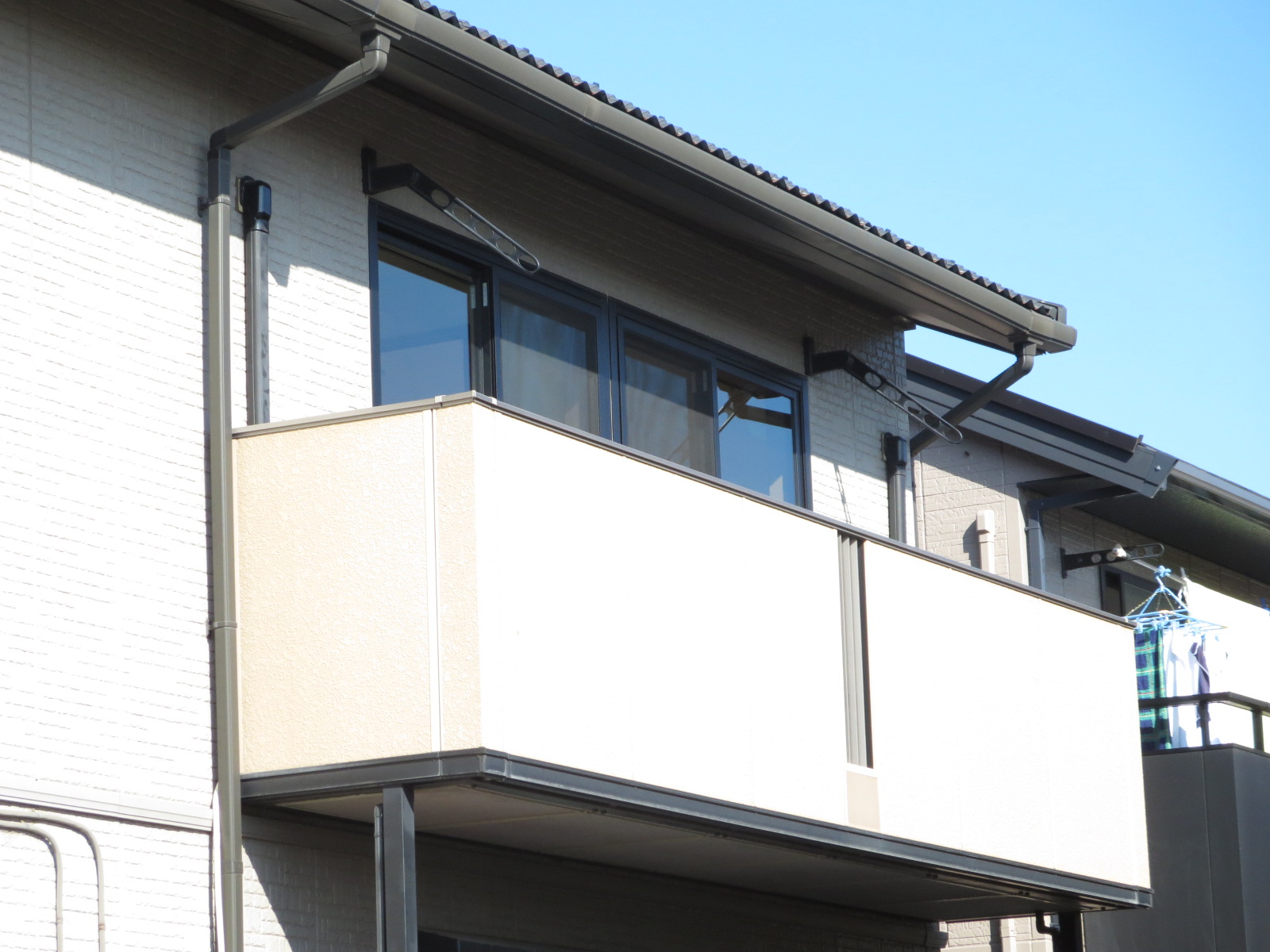 Balcony. You can not see the feet from the outside. 