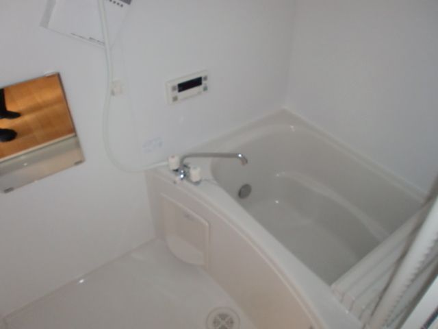 Bath. You can use Reheating function. Bathroom with cleanliness. 