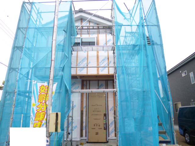 Local appearance photo. Local (11 May 2013) Shooting