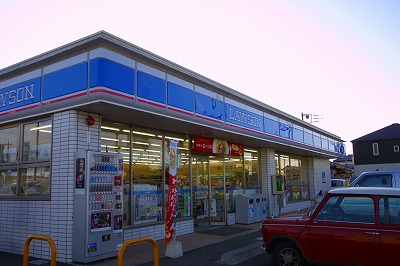 Convenience store. 300m until Lawson Horiguchi store (convenience store)