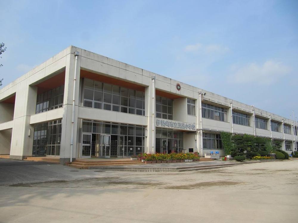 Primary school. Moro 1000m to elementary school