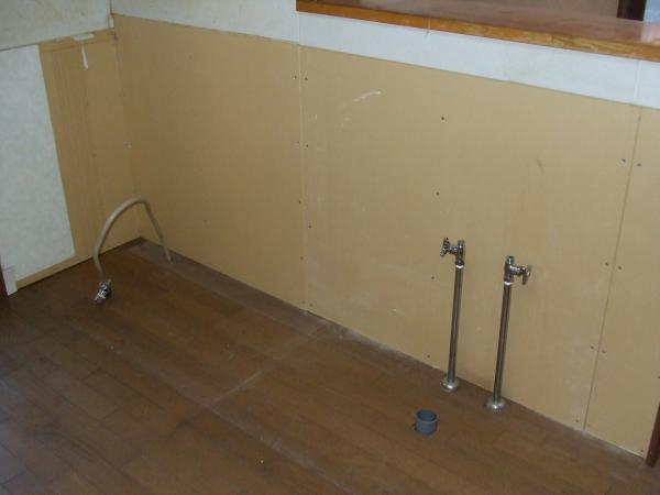 Kitchen. Install the new system kitchen of face-to-face. (LIXIL made: 2100mm)