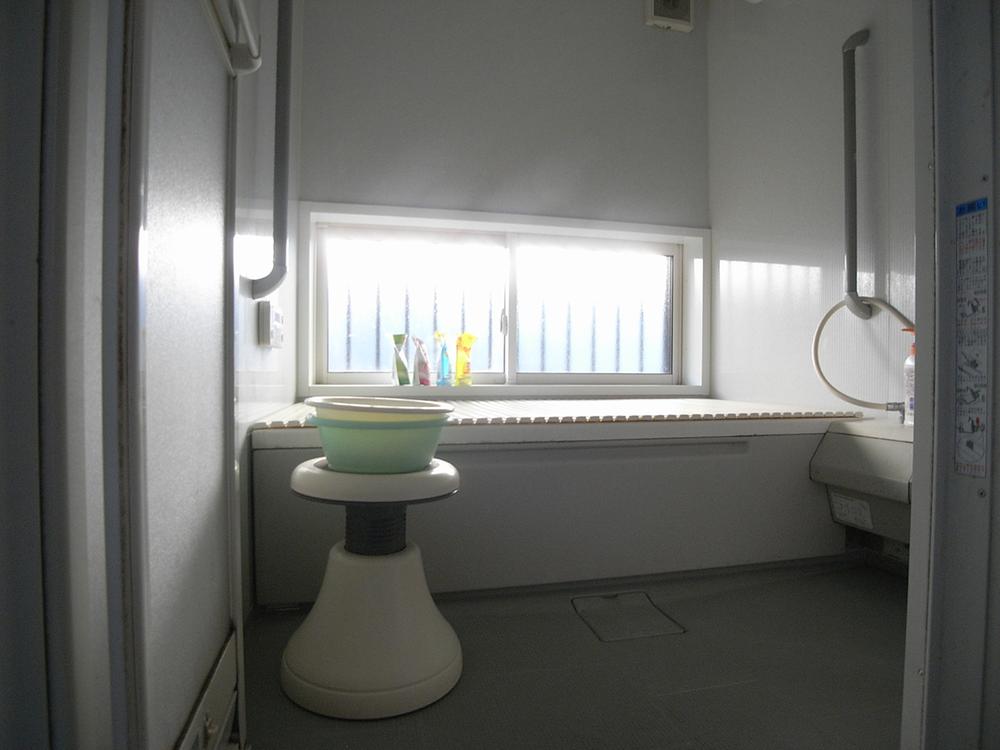 Bathroom. Indoor (12 May 2012) shooting