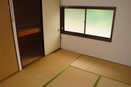 Living and room. It is the state of the Japanese-style part of the room