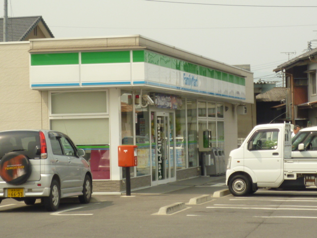 Convenience store. FamilyMart Yoshioka Shimonoda store up (convenience store) 841m
