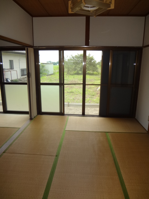 Living and room. In Japanese-style room