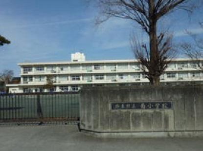 Primary school. 634m to Shinto-mura Minami Elementary School