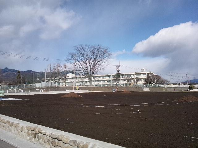 Primary school. About 300m to the south elementary school