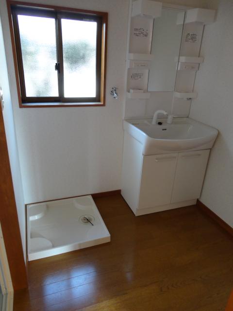 Wash basin, toilet. Indoor (10 May 2012) shooting