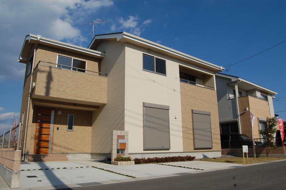 Local appearance photo. Local (12 May 2013) Shooting