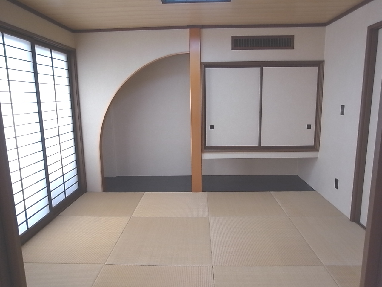 Living and room. Maebashi Nishikatakai cho Akkora Rent room Western-style room Japanese-style room