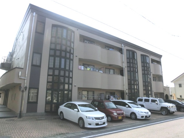 Building appearance. Maebashi Nishikatakai cho Akkora Rent appearance 2