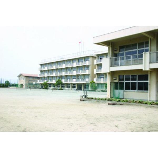 Junior high school. 1221m Hakoda junior high school until Maebashi Municipal Hakoda junior high school