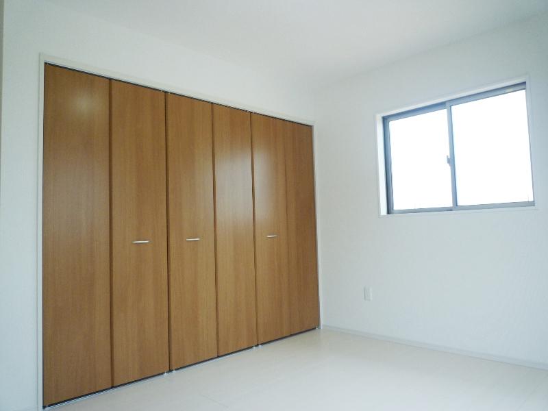 Non-living room. Indoor (10 May 2013) Shooting