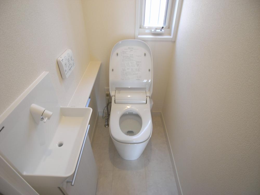 Toilet. Because saves you from having washroom are installed in a toilet. Room (May 2013) Shooting