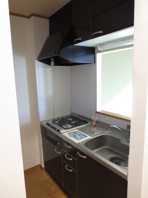 Kitchen. Thankfully hob to the students. The door sheet was re-covered Mashi.