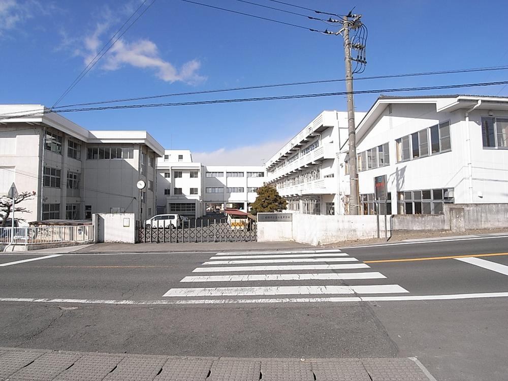 Junior high school. 3224m to Maebashi Municipal Fujimi Junior High School