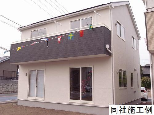 Same specifications photos (appearance). South side is one side balcony! 