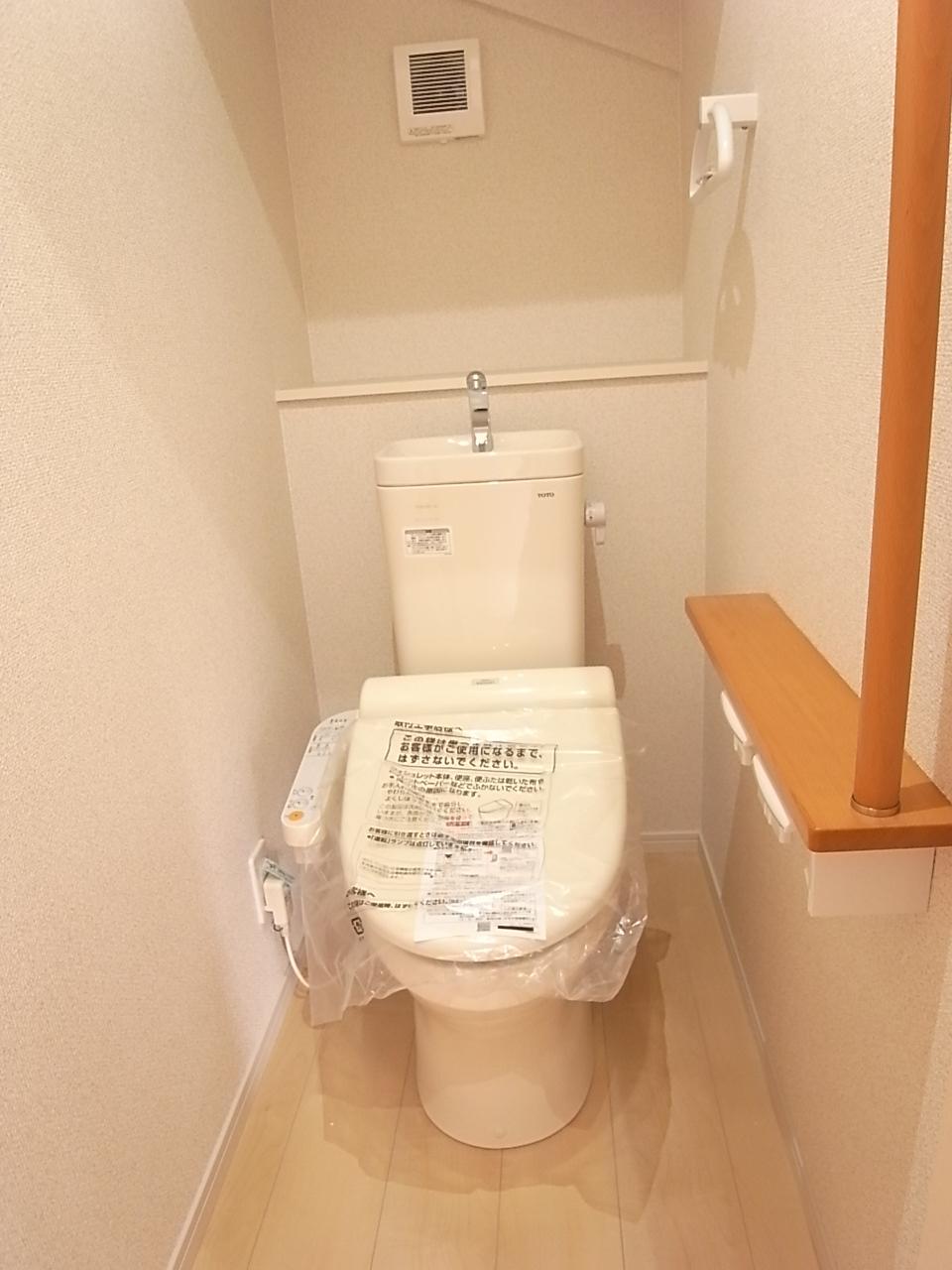 Toilet. 1 ・ Second floor toilet Automatic retractable!  Bidet ・ Warm Rhett ・ Handrail equipped! 
