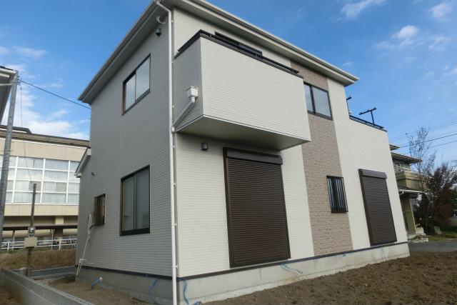 Local appearance photo. Local (12 May 2013) Shooting